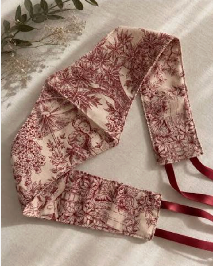 Fajín con estampado botánico burdeos